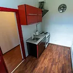 Апартаменты Private Parking And Kitchen *