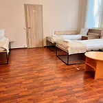 Апартаменты Private Parking And Kitchen