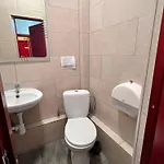 Апартаменты Private Parking And Kitchen *