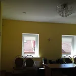 Private Parking And Kitchen *