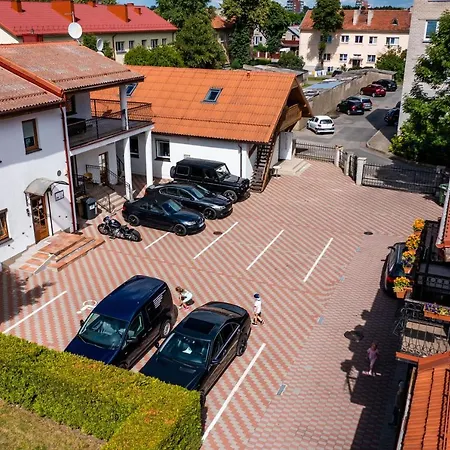 Lägenhet Private Parking And Kitchen Klaipėda