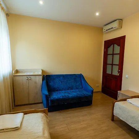 Private Parking And Kitchen *