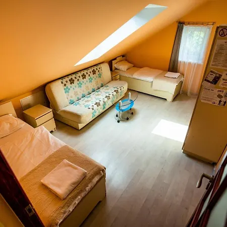 Апартаменты Private Parking And Kitchen