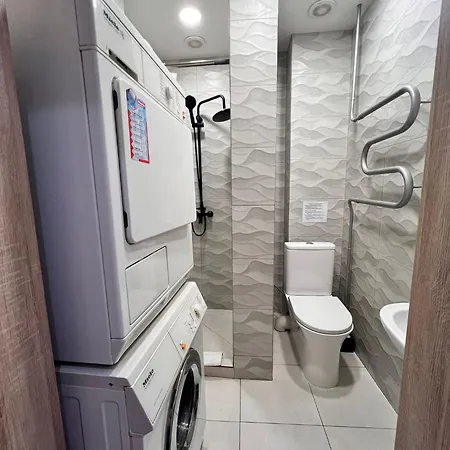 Lägenhet Private Parking And Kitchen Klaipėda