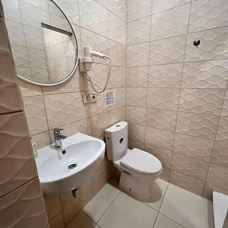 Private Parking And Kitchen