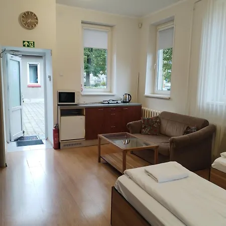 Private Parking And Kitchen * 克莱佩达