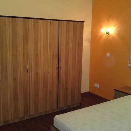 Private Parking And Kitchen