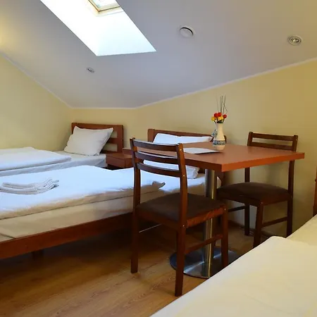 Private Parking And Kitchen Lägenhet