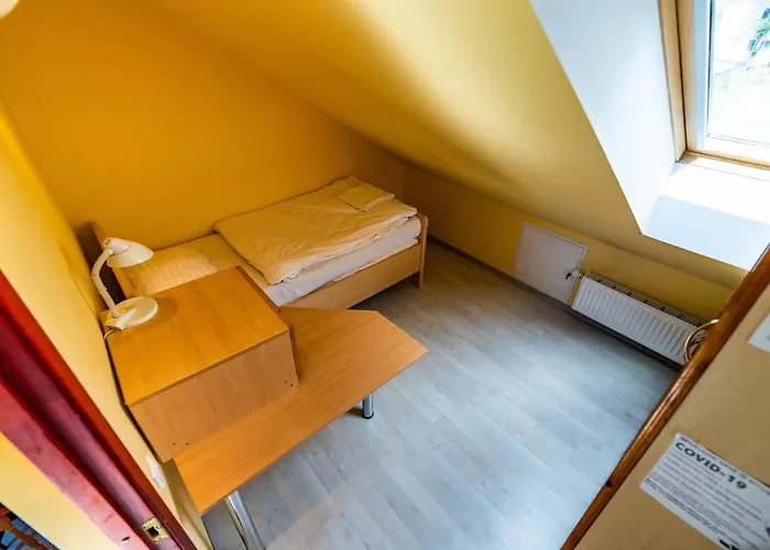 Private Parking And Kitchen *