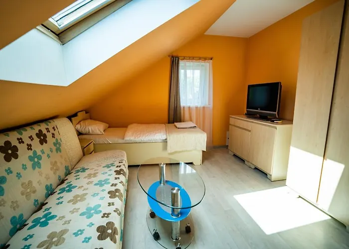 Private Parking And Kitchen *