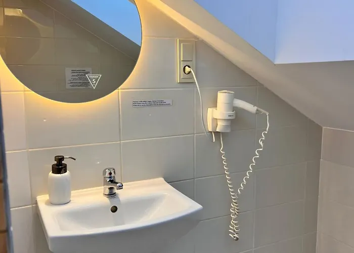 Private Parking And Kitchen Daire