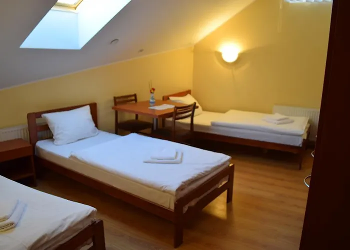 Private Parking And Kitchen *